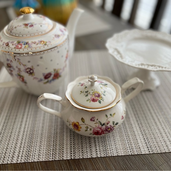 Grace’s Teaware 3 Piece Set - Picture 5 of 7